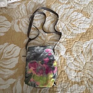 Lululemon Water Bottle Crossbody